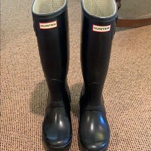 BLACK TALL HUNTER RAIN BOOTS!! SIZE 7F